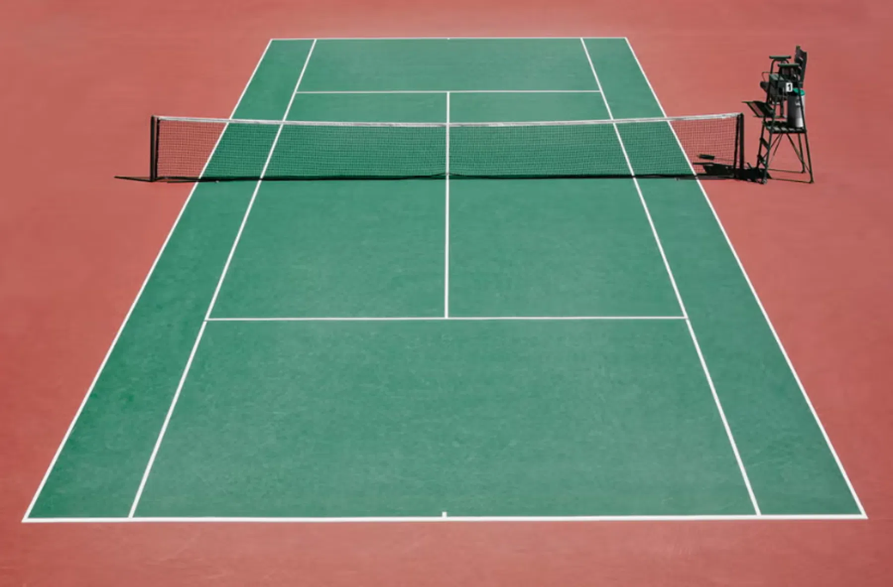 plaatje van een standaard tennisbaan